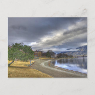 Stormy Herfst vanmiddag bij het strand Briefkaart