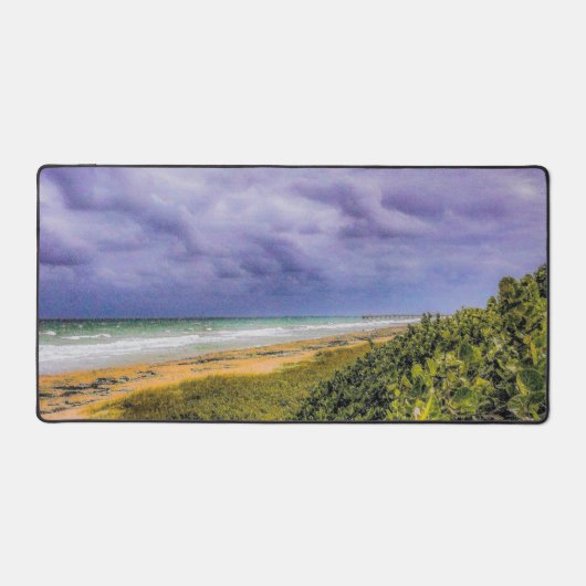Stormy Jupiter Beach Desk Mat (Voorkant)