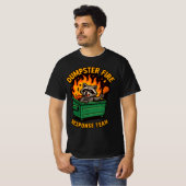 Stortplaats Fire Response Team L Raccoon Trash Pan T-shirt (Voorkant volledig)