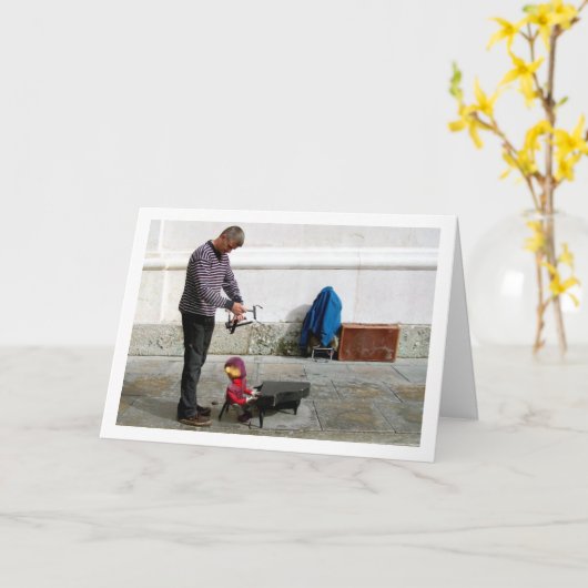 Straatpoppenkastspeler in Oostenrijk Kaart (Gele Bloem)