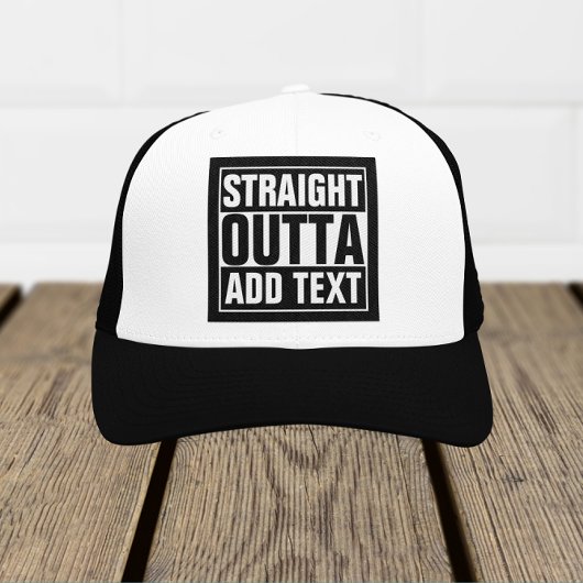 STRAKTE OUTTA - voeg hier jouw tekst/creëer eigen  Trucker Pet