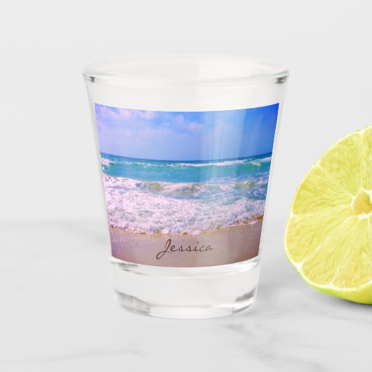 Strand en het mooie Zee Gepersonaliseerde Naam Shot Glas (Voorkant)