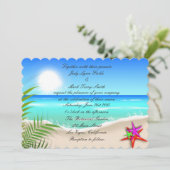 Strand met kleurrijke zeesterren uitnodiging (Staand voorkant)