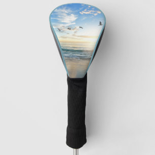 Strand met vogels die over het water vliegen Drive Golfheadcover