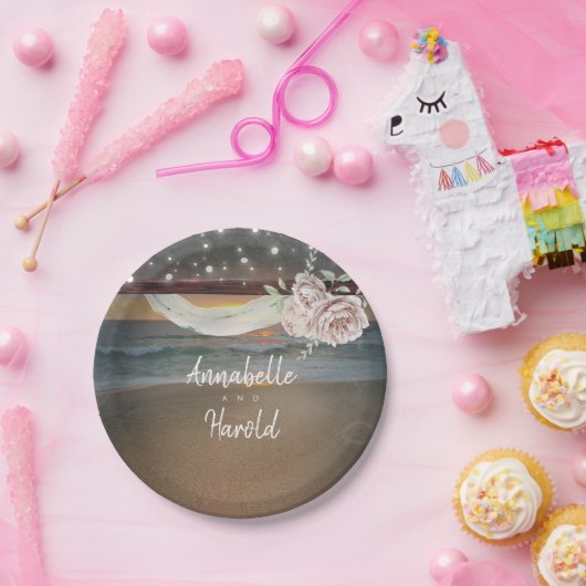 Strand Zonsondergang en String Lights Bruiloft Papieren Bordje (Feest)