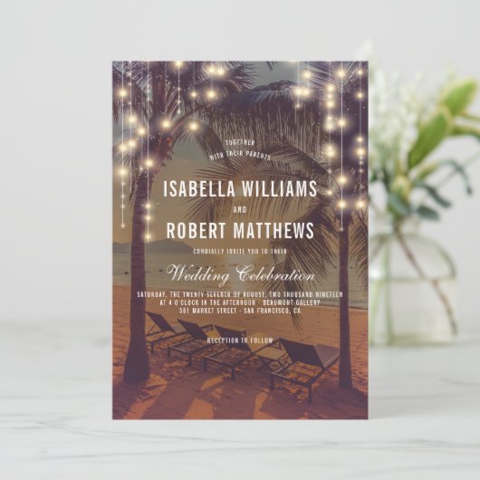 Strand Zonsondergang & String Lights Bruiloft Kaart (Staand voorkant)