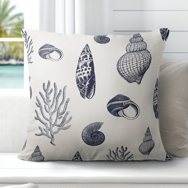 Strandgranaten Navy Blauw Wit Kussen (Discover Gorgeous Coastal Throw Pillows by Totally Coast.)