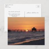 Strandhuwelijk bij zonsondergang op verander de da aankondigingskaart (Voorkant / Achterkant)
