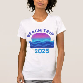 Strandreis 2025 - Retro Sunset & Waves Design T-shirt