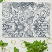 Strandschatten, schelpen, krab, koralen en zeewier theedoek (Gevouwen)