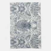 Strandschatten, schelpen, krab, koralen en zeewier theedoek (Verticaal)