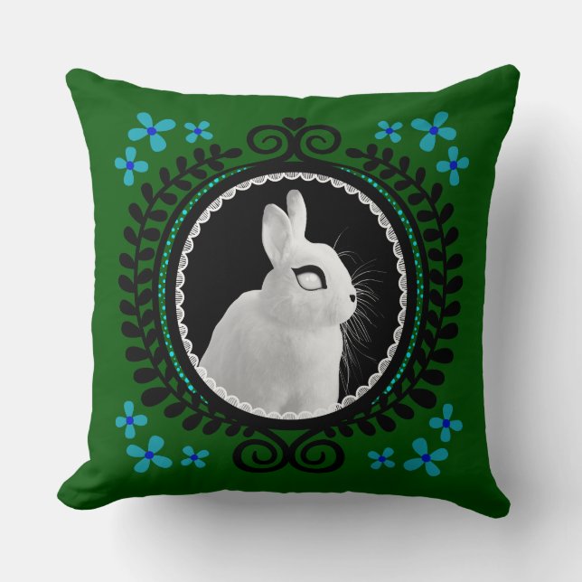 Strange White Bunny: Green, Blue, & Black  Kussen (Voorkant)