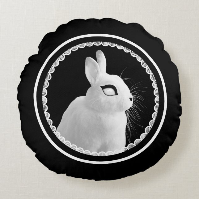 Strange White Bunny Round Pillow Rond Kussen (Voorkant)