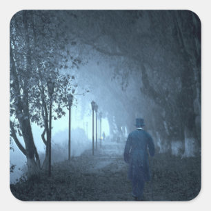 Stranger in het park in Night Fog Vierkante Sticker