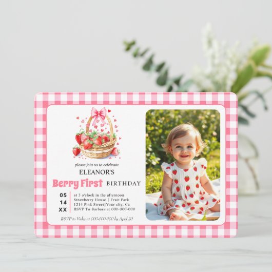 Strawberries, pink bow Berry First Birtday photo Kaart (Staand voorkant)