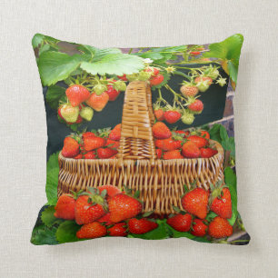 Strawberry Basket ~ Pillow/Cushion Kussen
