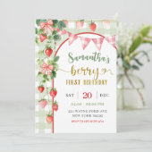 Strawberry Berry First Birthday Invitation (Debout devant)