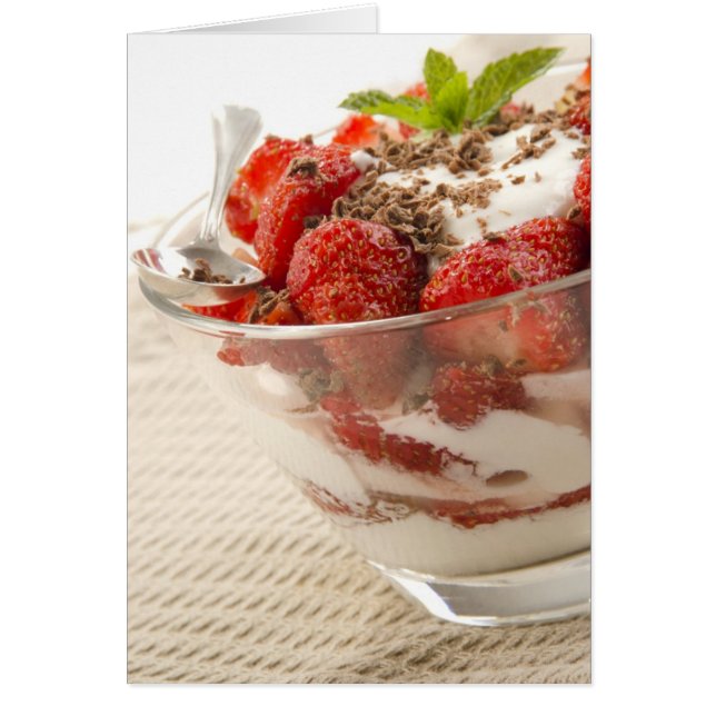 Strawberry Dessert With Fresh Yogurt (Devant)
