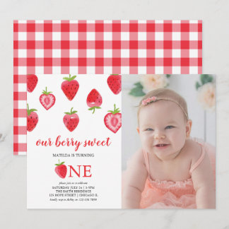 Strawberry First Birthday Girl Photo Invitation Kaart