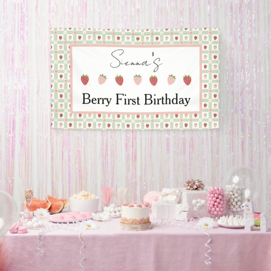 Strawberry Gingham First Birthday Party  Spandoek (Feest)