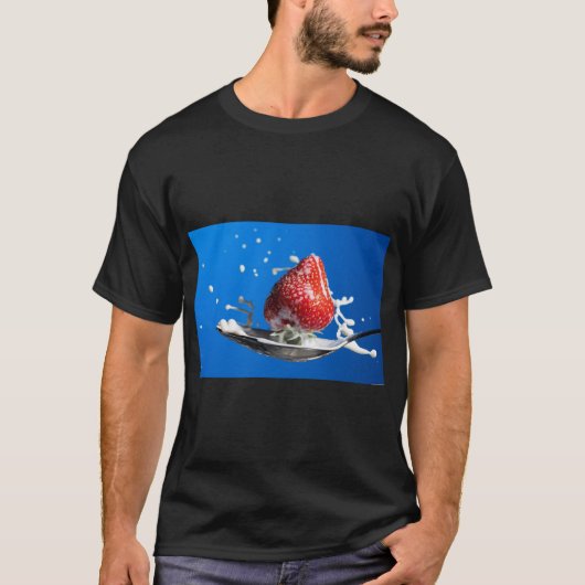 Strawberry Milk Spoon Art T-shirt (Voorkant)