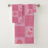 Strawberry Sweetheart Patchwork Bad Handdoek (Insitu)