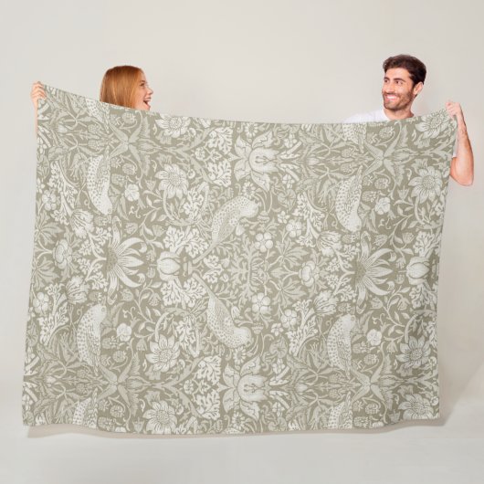 Strawberry Thief Ivory, William Morris Fleece Deken (In situ)