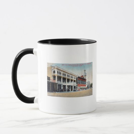 Street Scene toont het Tremont Hotel Mok (Links)