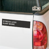 Stress minder, Surf meer Bumpersticker (Op Truck)