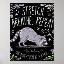 Stretch Breathe Repeat - Schattige Yoga Wasbeer On