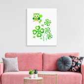 Stretched Canvas print St. Patrick's Day Owl (Insitu (Woonkamer))