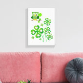 Stretched Canvas print St. Patrick's Day Owl (Insitu (Woonkamer))