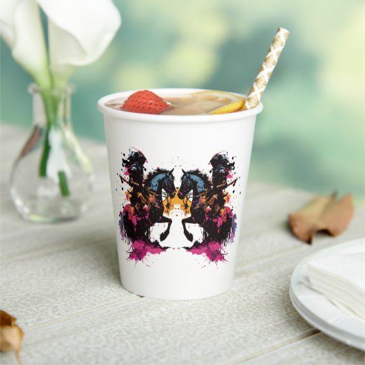 Strijdpaard in waterverf papieren bekers (Insitu)