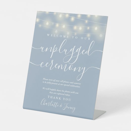 Strijklichten Stoffig Blauw Unplugged Ceremonie Reclamebord Met Voetstuk (Voorkant)