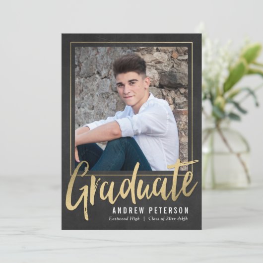 Striking Confiance Graduation Invitation (Debout devant)