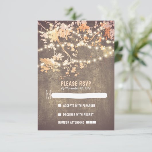 String lichten moderne rustieke bruiloft RSVP kaar (Staand voorkant)