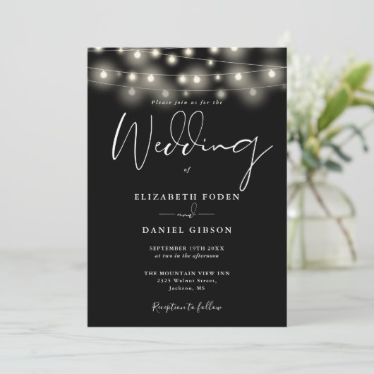 String Lights Black And White QR Code Wedding Kaart (Staand voorkant)