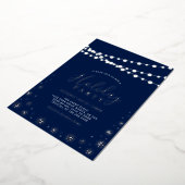 String Lights & Snowflakes | Moderne feestdag Folie Uitnodiging (Gedraaid)