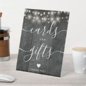 String Lights Zwart Hout Script Kaarten en geschen Reclamebord Met Voetstuk (Insitu)