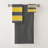 Stripes in licht en donkergrijs, mosterdgeel bad handdoek (Insitu)
