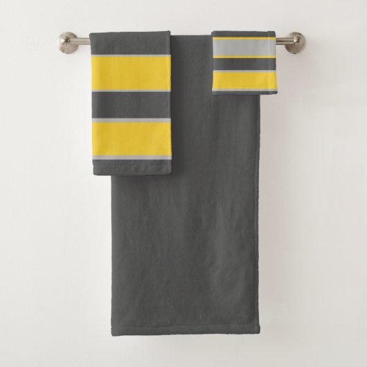 Stripes in licht en donkergrijs, mosterdgeel bad handdoek (Insitu)