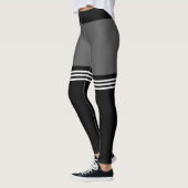 Stripes met hoge sockets, zwart leggings (Links)
