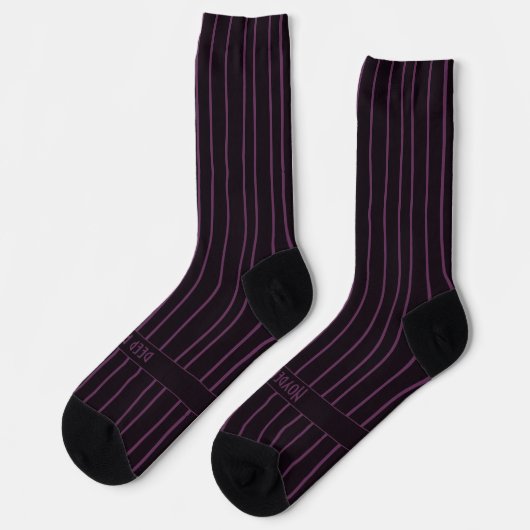 Stripes, purple on darkest red, true classic sokken (Links)