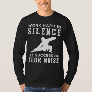 "Stromende sereniteit, echo triomf: grappige Tai-C T-shirt