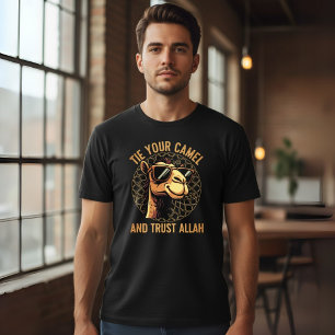 Stropdas je kameel en vertrouw op Allah T-shirt
