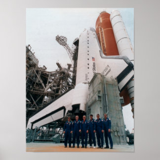 STS-77 Crewmembers stellen met Shuttle Endeavor Poster