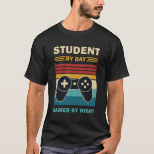 Student-op-dag gamer naar nachtthema voor gamers t-shirt