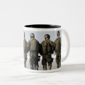 Studenten voor de opleiding van bemanningsleden tweekleurige koffiemok (Voorkant rechts)