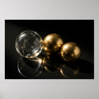 Studie in Schaduw — Glas en Gouden Bollen Poster