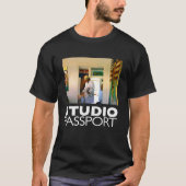 STUDIO PASPOORT T-SHIRT (Voorkant)